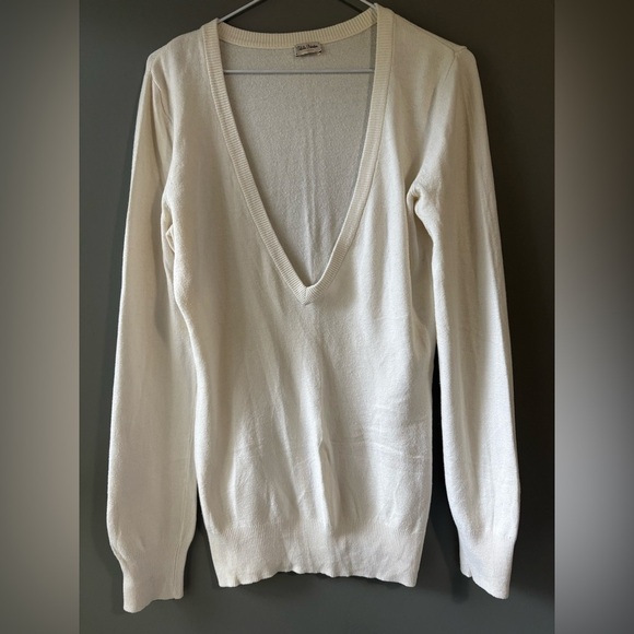 Talula Babaton, size M, cashmere white deep V neck long sleeve pullover - Picture 1 of 5